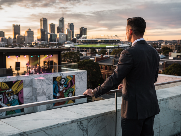 Why Melbourne Recruiters Win Business Over a Beer, Not a Boardroom